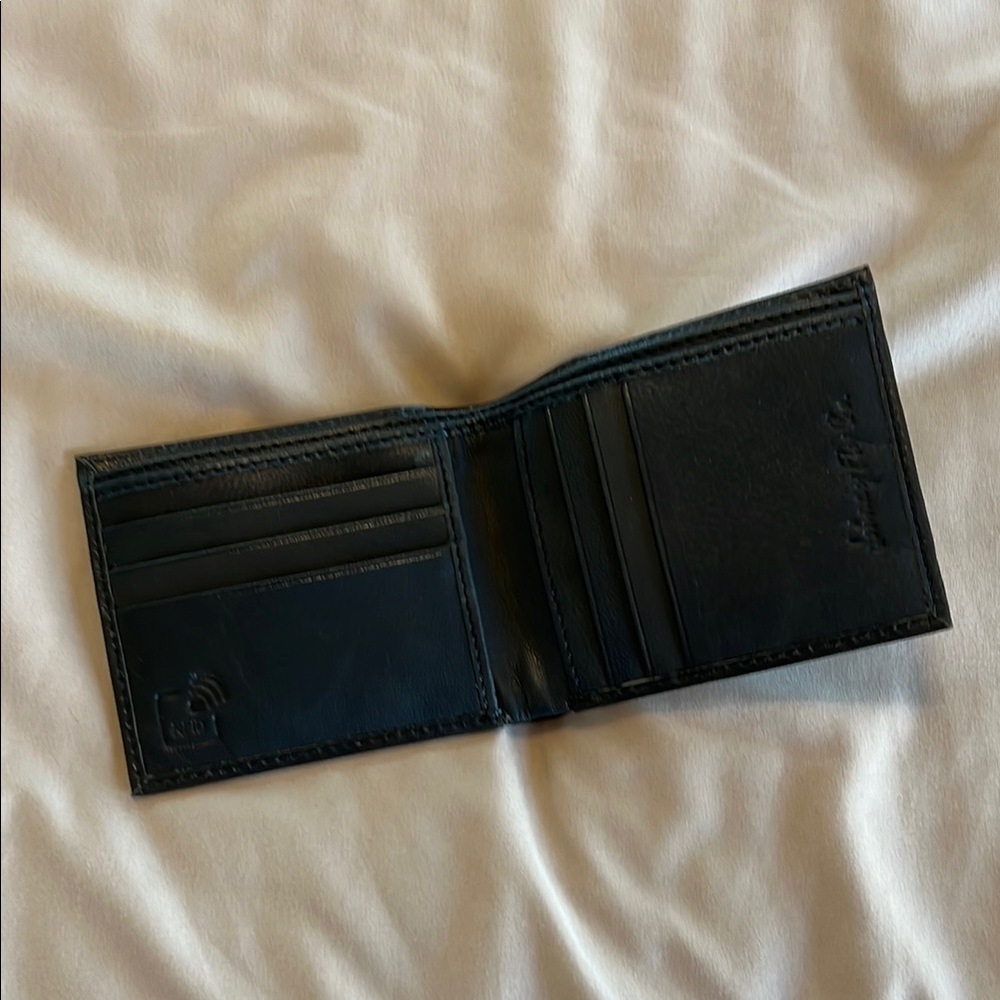 Black leather Men’s Wallet NWOT